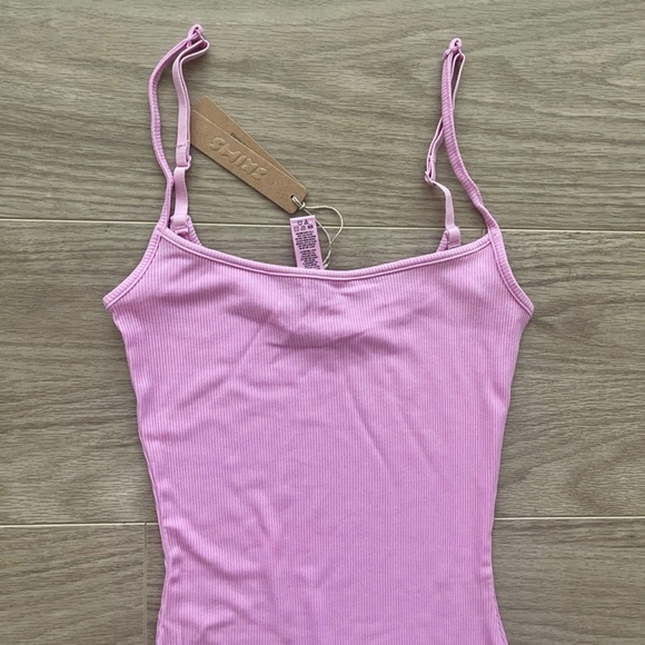 *NEW* SKIMS Petal Pink Lounge Dress size XS - Picture 2 of 5